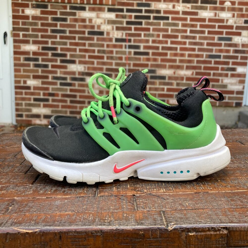 Nike Air VaporMax 3.0 FlyKnit Sneakers